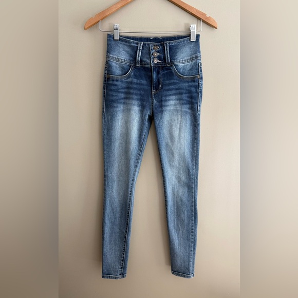Wallflower High Rise Blue Jeans - Picture 6 of 17